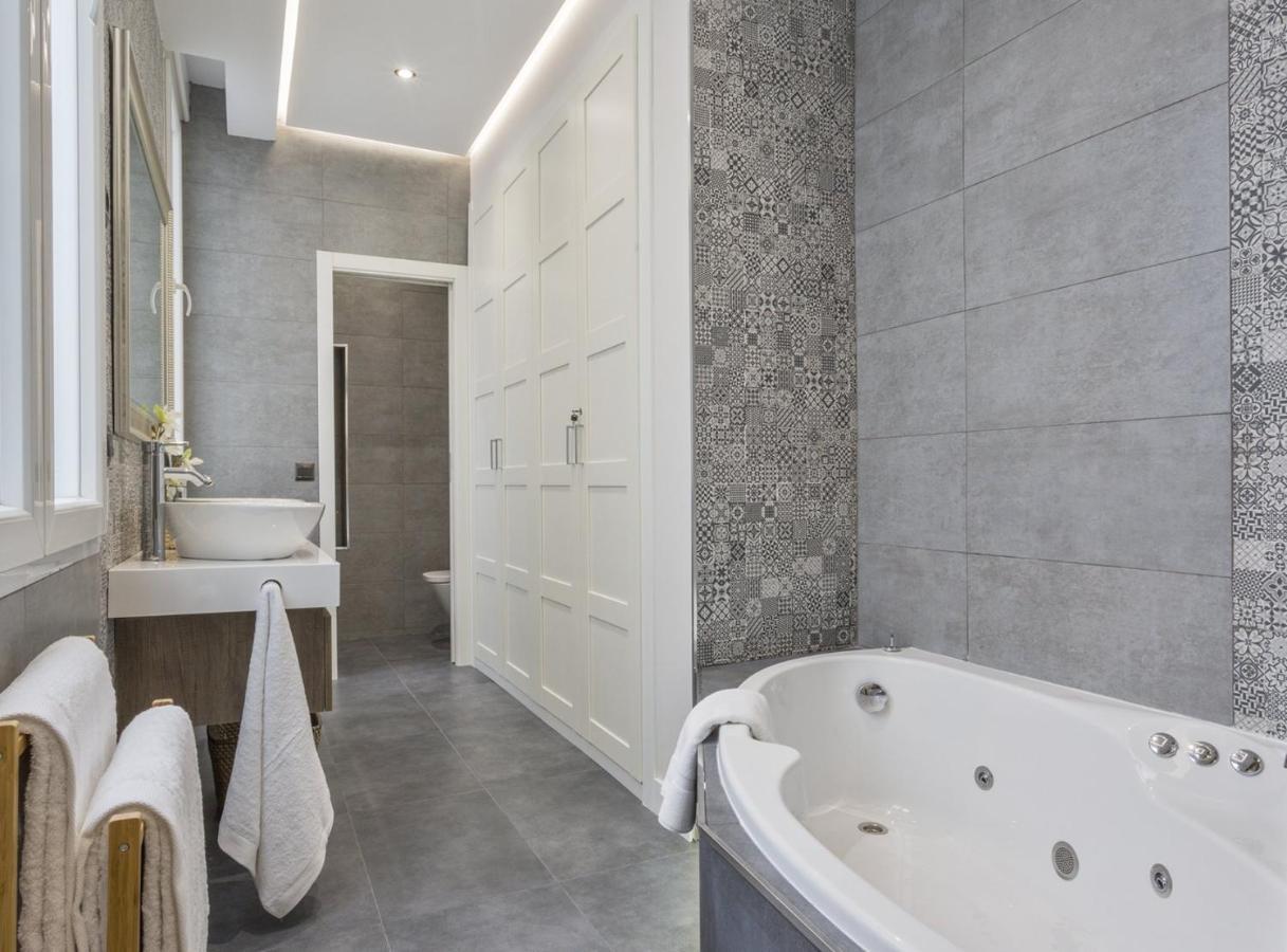 Charming City Center Apartment For 4 Perfect Location, Espoz Y Mina III Мадрид Екстериор снимка