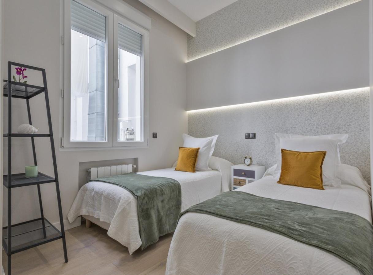 Charming City Center Apartment For 4 Perfect Location, Espoz Y Mina III Мадрид Екстериор снимка